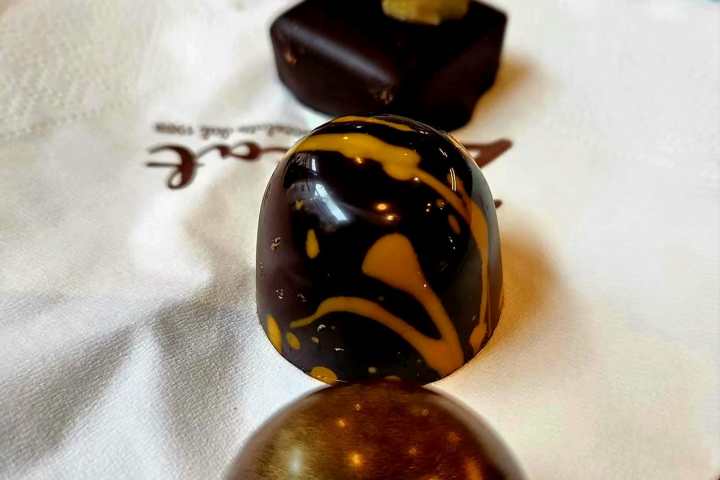 a blue and white plate sitting on a table