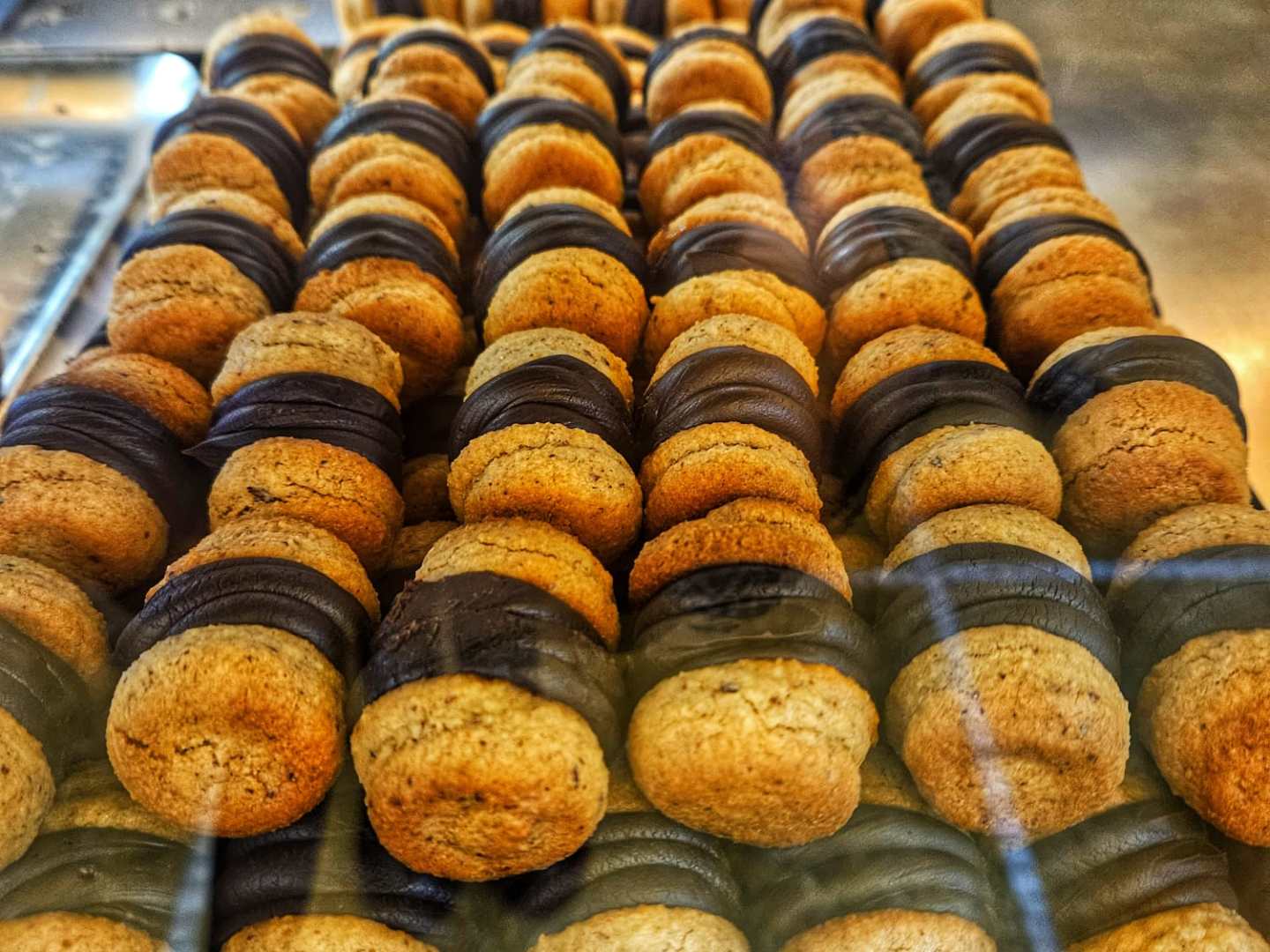 a tray of food on a grill