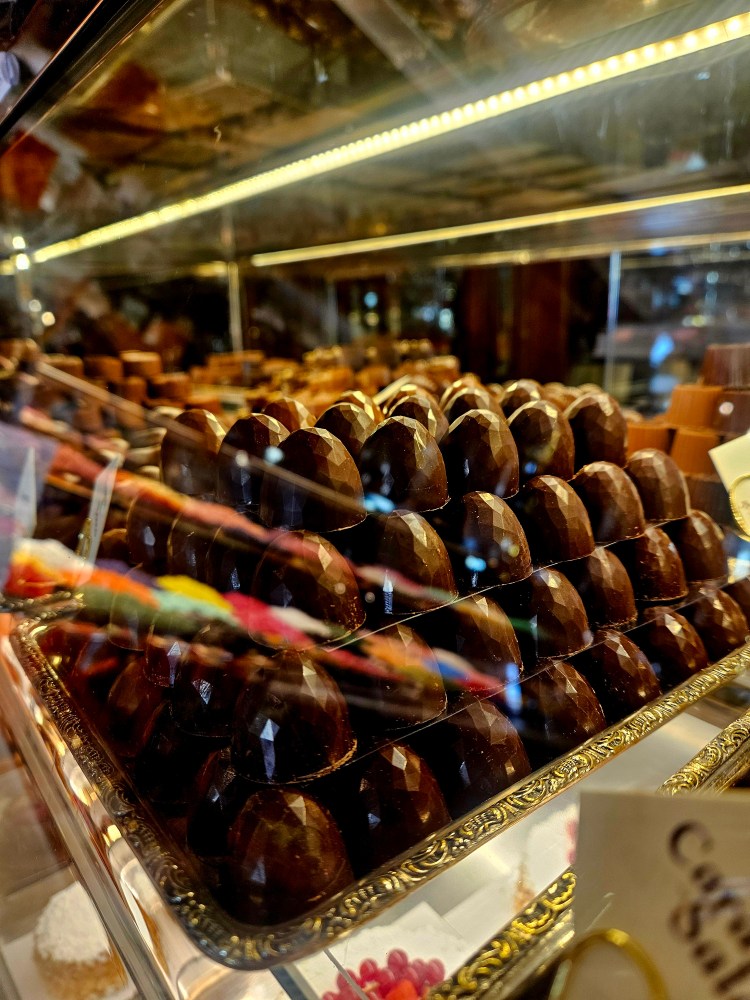 a display in a store filled with lots of food